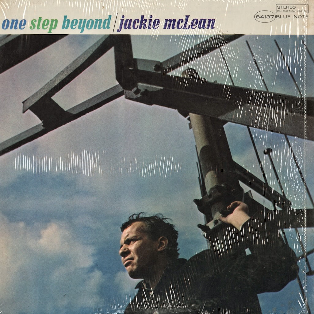 Jackie McLean / ジャッキー・マクリーン / One Step Beyond (BST 84137) UA 青音符Lbl.