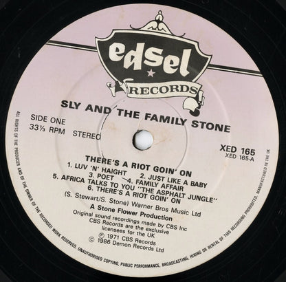 Sly & The Family Stone / スライ＆ザ・ファミリー・ストーン / There's A Riot Goin' On (XED 165)
